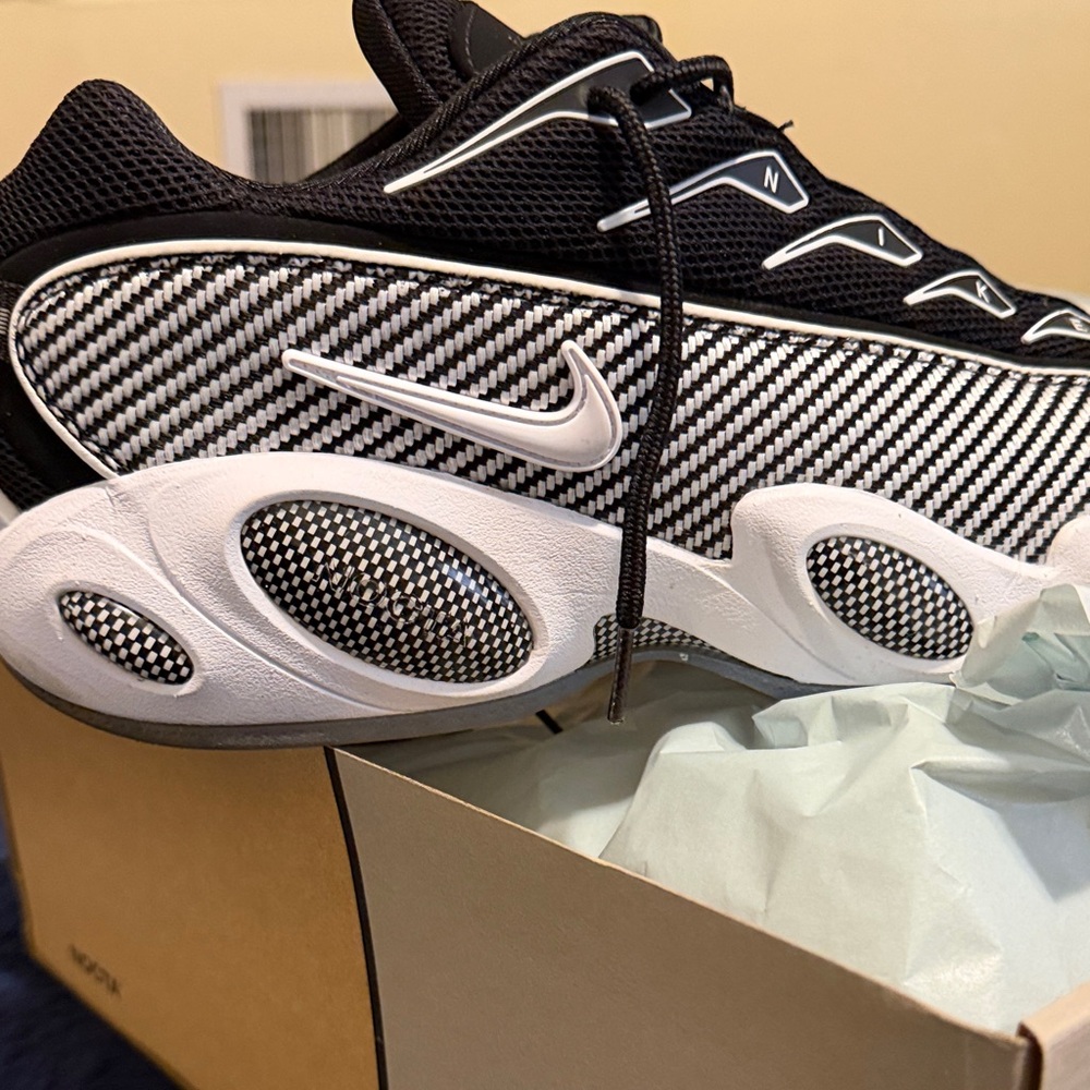 Nike Men's Black and White Athletic Shoes/Nocta - Picture 4 of 7
